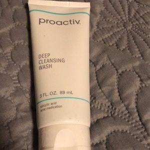 Proactive deep cleansing wash